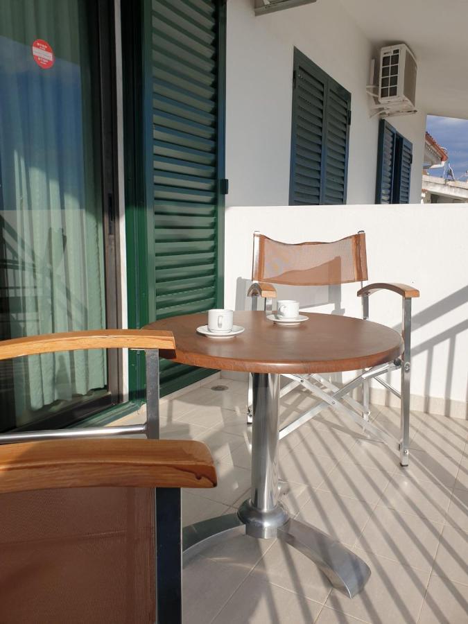 Pansion Alexandros By The Sea Aparthotel Nea Skioni Exteriör bild