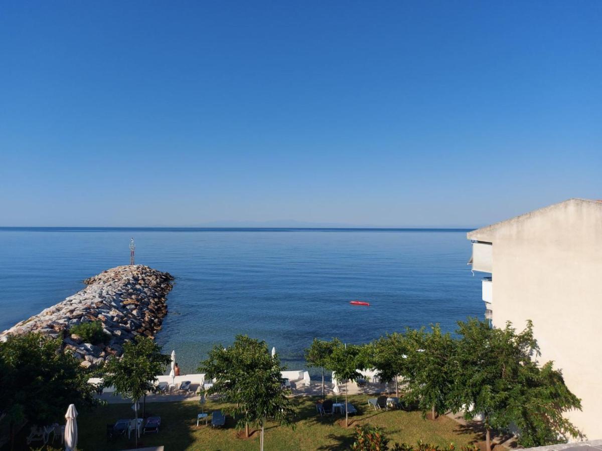 Pansion Alexandros By The Sea Aparthotel Nea Skioni Exteriör bild