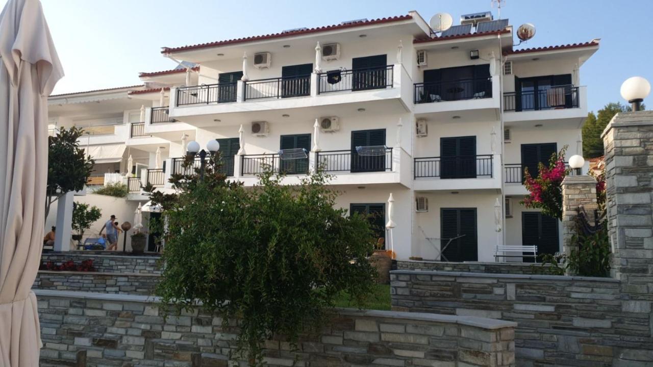 Pansion Alexandros By The Sea Aparthotel Nea Skioni Exteriör bild